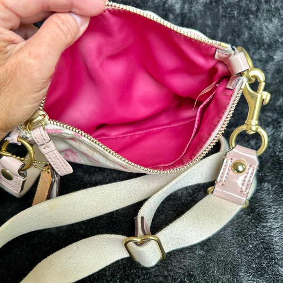 😱 Authentic Coach Crossbody Bag - Picture 7 of 9